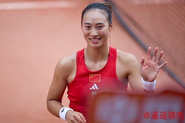 郑钦文以两个6-0横扫印度的蕾娜